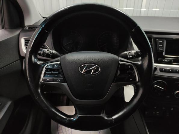 Hyundai Solaris II с пробегом 2017 года, цена 1 036 000 рублей, 139241 км, седан, Автокод Объявления
