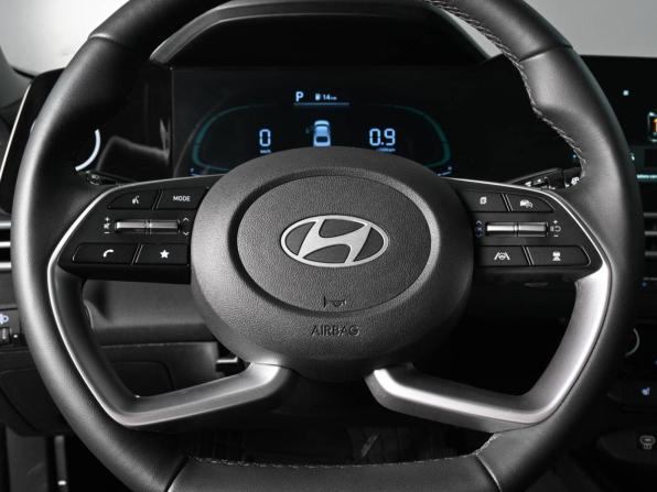 Hyundai Elantra VII (CN7) Рестайлинг с пробегом 2024 года, цена 2 299 000 рублей, 33222 км, седан, Автокод Объявления