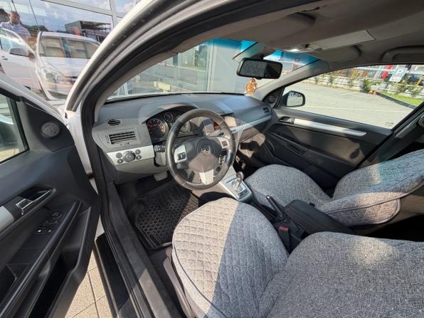 Opel Astra H Рестайлинг с пробегом 2011 года, цена 670 000 рублей, 278743 км, седан, Автокод Объявления