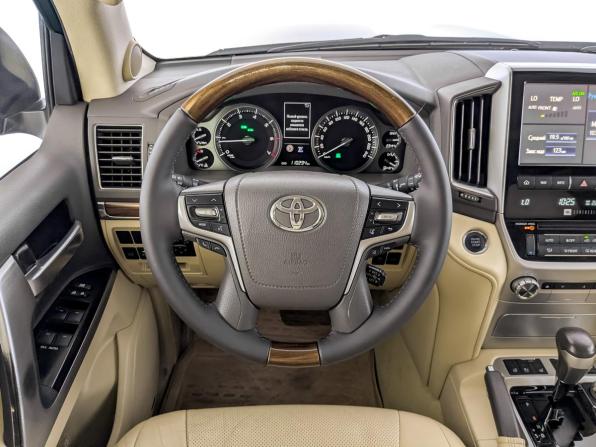 Toyota Land Cruiser 200 Series Рестайлинг 2 с пробегом 2016 года, цена 6 200 000 рублей, 110281 км, внедорожник, Автокод Объявления