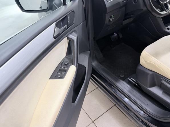 Volkswagen Tiguan II с пробегом 2017 года, цена 2 180 000 рублей, 269190 км, внедорожник, Автокод Объявления
