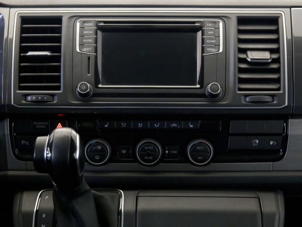 Volkswagen Caravelle T6 с пробегом 2018 года, цена 3 270 000 рублей, 172700 км, минивэн, Автокод Объявления