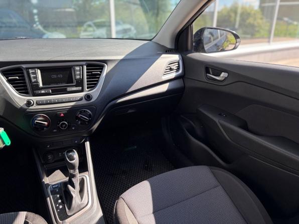 Hyundai Solaris II с пробегом 2019 года, цена 1 375 000 рублей, 49000 км, седан, Автокод Объявления