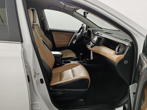 Toyota RAV4 IV (XA40) Рестайлинг с пробегом 2018 года, цена 2 499 000 рублей, 199758 км, внедорожник, Автокод Объявления
