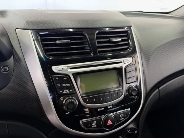 Hyundai Solaris I с пробегом 2012 года, цена 779 000 рублей, 124717 км, хэтчбек, Автокод Объявления