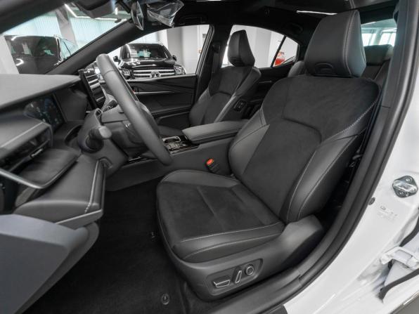 Toyota Camry IX (XV80) China Market с пробегом 2026 года, цена 4 600 000 рублей, 50 км, седан, Автокод Объявления