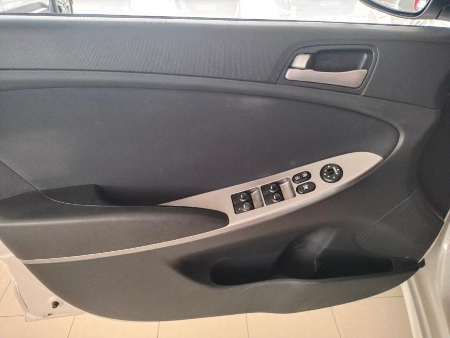 Hyundai Solaris I Рестайлинг Ростов-на-Дону  - изображение 12