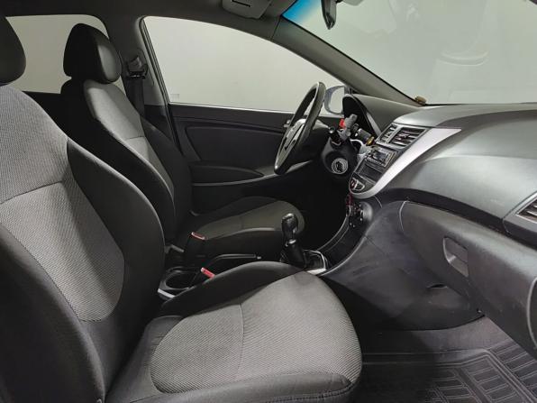 Hyundai Solaris I с пробегом 2013 года, цена 635 000 рублей, 171962 км, хэтчбек, Автокод Объявления