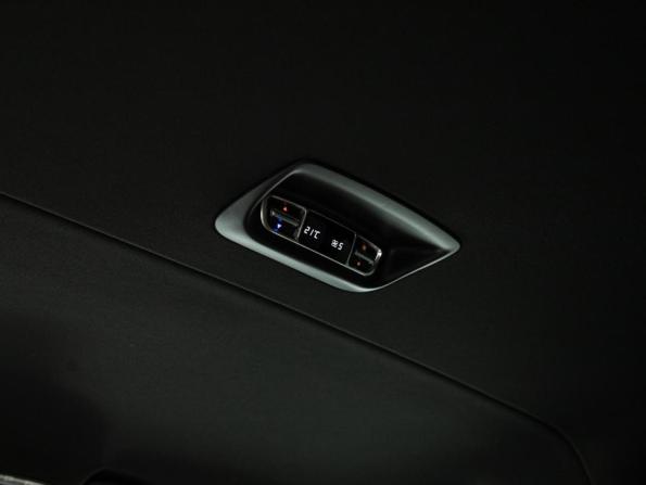 Mercedes-Benz V-Класс III (W447) Рестайлинг с пробегом 2022 года, цена 7 359 300 рублей, 71601 км, минивэн, Автокод Объявления