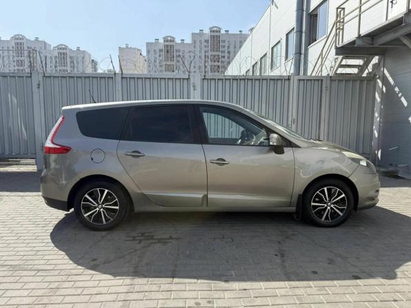 Renault Scenic III с пробегом 2011 года, цена 745 000 рублей, 373681 км, минивэн, Автокод Объявления