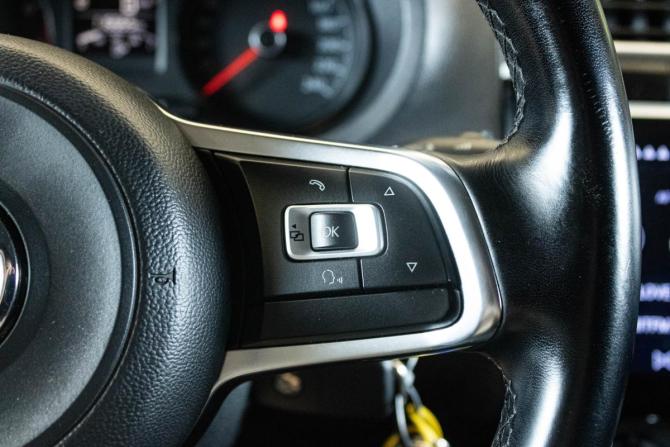 Volkswagen Polo V Рестайлинг с пробегом 2018 года, цена 1 189 000 рублей, 116665 км, седан, Автокод Объявления