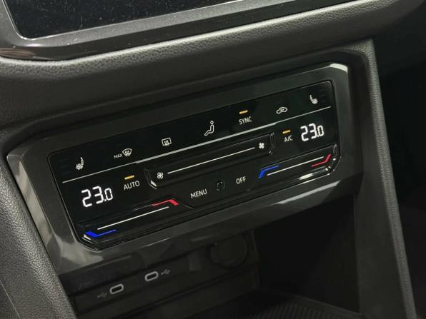 Volkswagen Tiguan II Рестайлинг с пробегом 2021 года, цена 2 599 567 рублей, 38561 км, внедорожник, Автокод Объявления