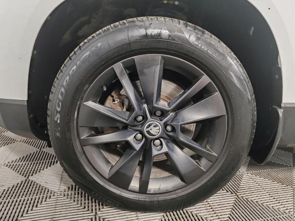 Skoda Karoq I с пробегом 2022 года, цена 2 599 000 рублей, 85227 км, внедорожник, Автокод Объявления