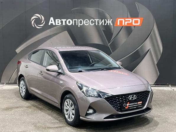 Hyundai Solaris II Рестайлинг с пробегом 2021 года, цена 1 690 000 рублей, 44900 км, седан, Автокод Объявления