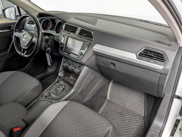 Volkswagen Tiguan II с пробегом 2017 года, цена 1 850 000 рублей, 182181 км, внедорожник, Автокод Объявления