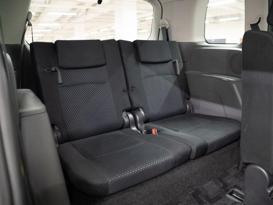 Toyota ISis I Рестайлинг Красноярск  - изображение 9
