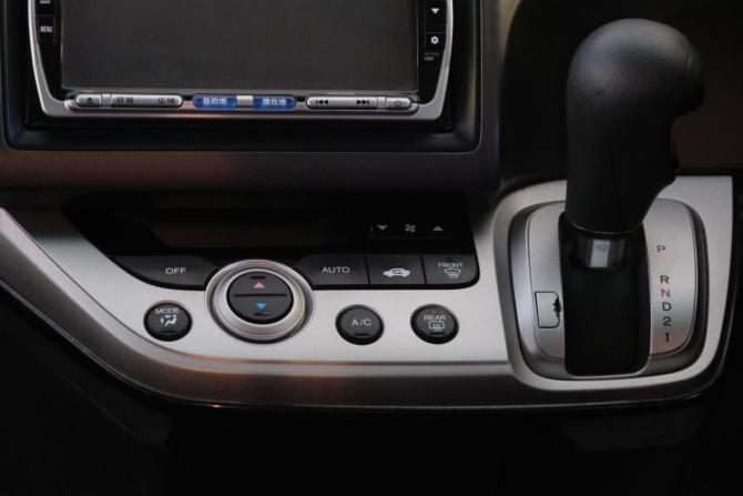 Honda Stream II Рестайлинг с пробегом 2009 года, цена 1 419 000 рублей, 180000 км, компактвэн, Автокод Объявления