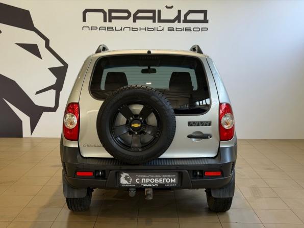 Chevrolet Niva I Рестайлинг с пробегом 2017 года, цена 829 900 рублей, 105000 км, внедорожник, Автокод Объявления