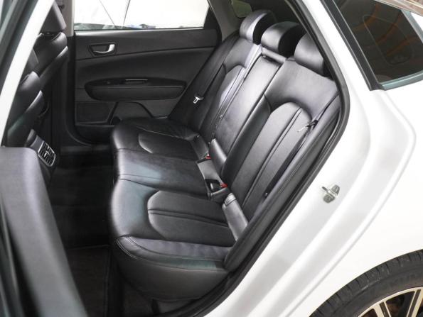Kia Optima IV Рестайлинг с пробегом 2019 года, цена 1 999 000 рублей, 186201 км, седан, Автокод Объявления