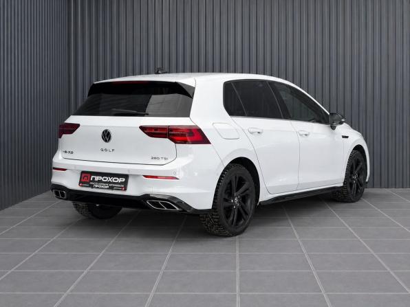 Volkswagen Golf VIII с пробегом 2022 года, цена 2 037 000 рублей, 34000 км, хэтчбек, Автокод Объявления
