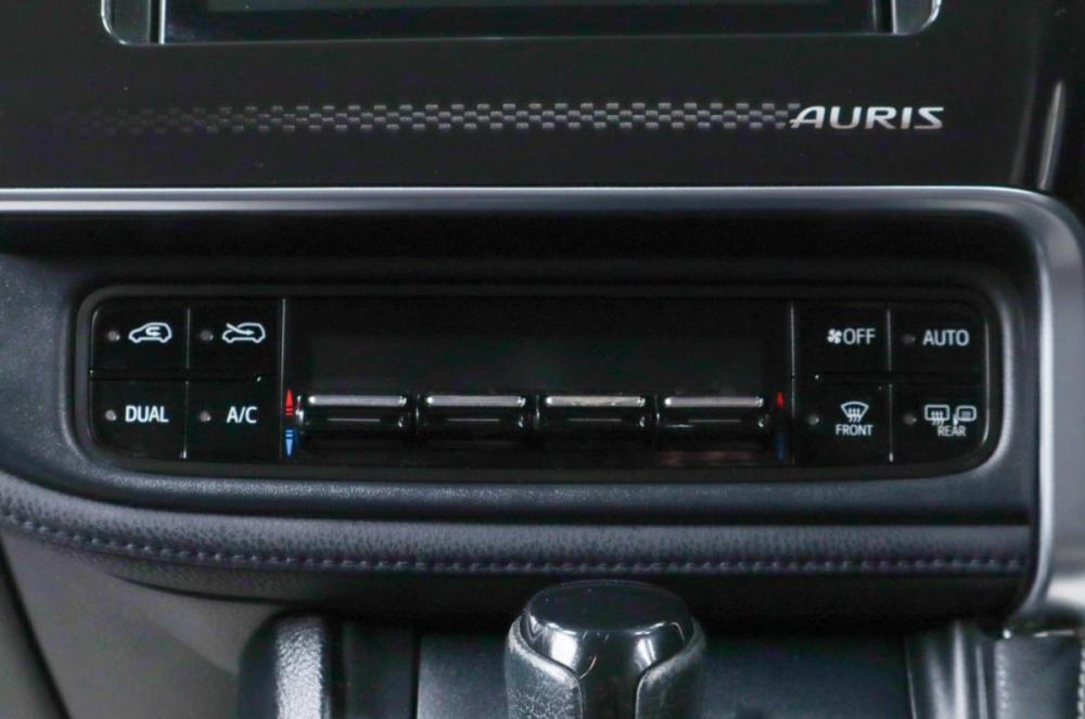 Toyota Auris II Рестайлинг Челябинск  - изображение 16
