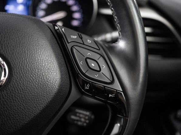 Toyota C-HR I с пробегом 2018 года, цена 1 845 000 рублей, 45406 км, внедорожник, Автокод Объявления