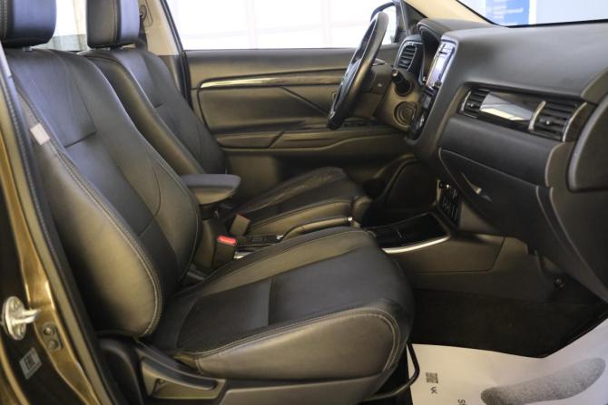 Mitsubishi Outlander III Рестайлинг 2 с пробегом 2017 года, цена 1 999 000 рублей, 112000 км, внедорожник, Автокод Объявления