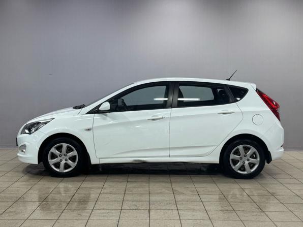 Hyundai Solaris I Рестайлинг с пробегом 2015 года, цена 990 000 рублей, 93713 км, хэтчбек, Автокод Объявления