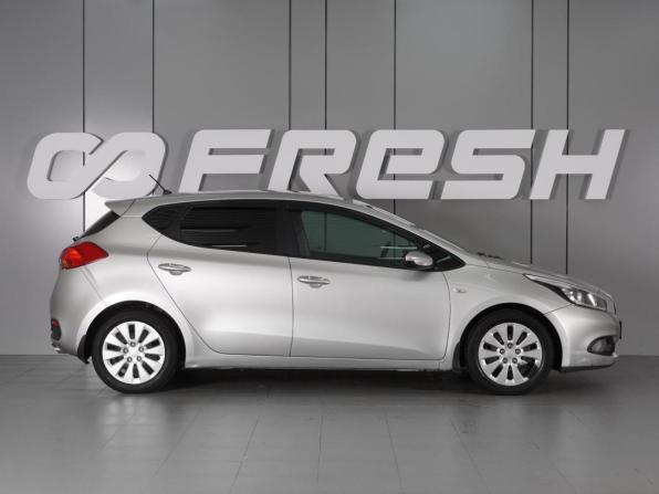 Kia Ceed II с пробегом 2012 года, цена 949 000 рублей, 215799 км, хэтчбек, Автокод Объявления