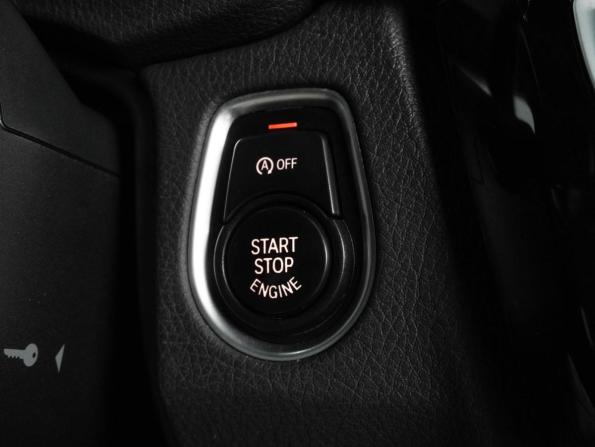 BMW 3 серии VI (F3x) Рестайлинг с пробегом 2015 года, цена 2 069 000 рублей, 213225 км, седан, Автокод Объявления