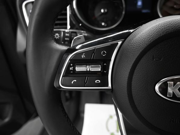 Kia Ceed III с пробегом 2021 года, цена 2 125 000 рублей, 68227 км, универсал, Автокод Объявления