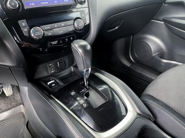 Nissan Qashqai II с пробегом 2016 года, цена 1 633 000 рублей, 137121 км, внедорожник, Автокод Объявления