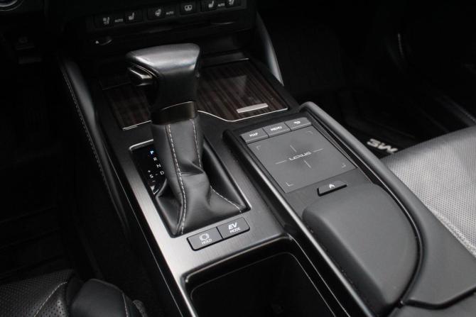 Lexus ES VII Рестайлинг с пробегом 2021 года, цена 4 350 000 рублей, 72191 км, седан, Автокод Объявления