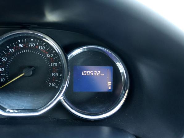 Renault Sandero II с пробегом 2017 года, цена 896 000 рублей, 100000 км, хэтчбек, Автокод Объявления