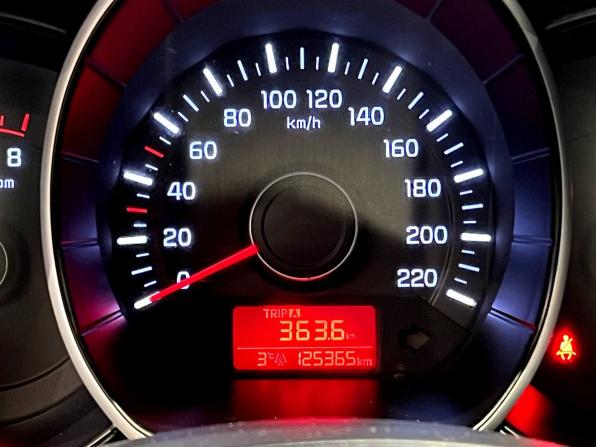 Kia Rio III Рестайлинг с пробегом 2016 года, цена 950 000 рублей, 125350 км, седан, Автокод Объявления