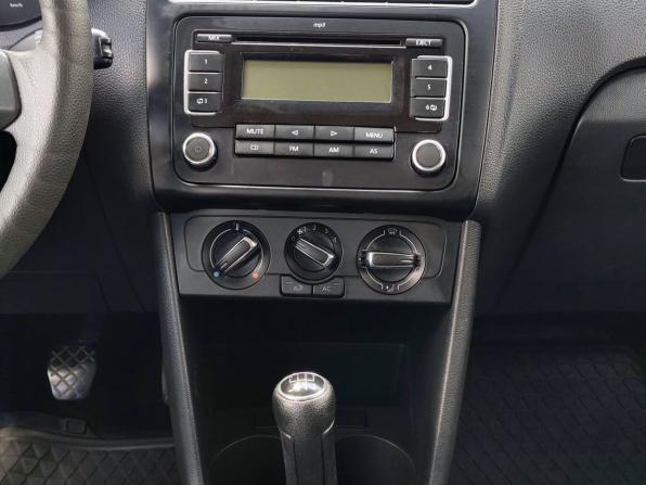 Volkswagen Polo V с пробегом 2011 года, цена 650 000 рублей, 279858 км, седан, Автокод Объявления