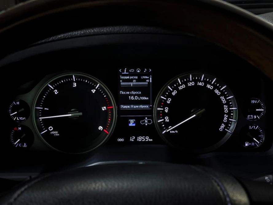 Toyota Land Cruiser 200 Series Рестайлинг 2 Москва  - изображение 14