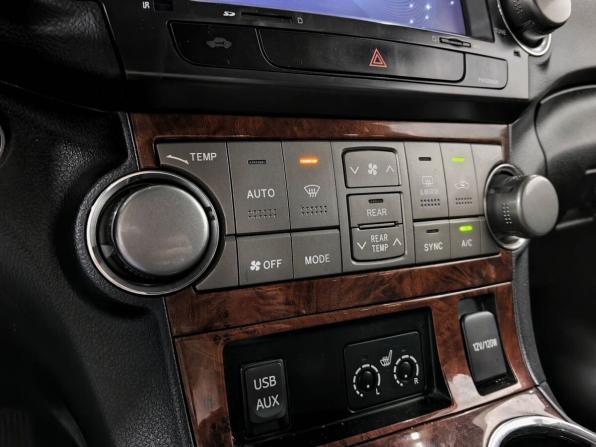 Toyota Highlander II (XU40) Рестайлинг с пробегом 2011 года, цена 2 125 000 рублей, 319030 км, внедорожник, Автокод Объявления