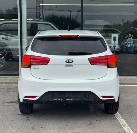 Kia Rio III Рестайлинг с пробегом 2015 года, цена 1 080 000 рублей, 117123 км, хэтчбек, Автокод Объявления