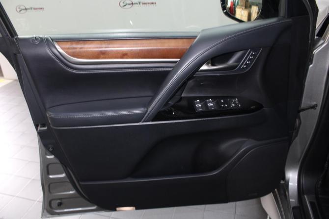 Lexus LX III Рестайлинг 2 с пробегом 2018 года, цена 8 700 000 рублей, 110050 км, внедорожник, Автокод Объявления
