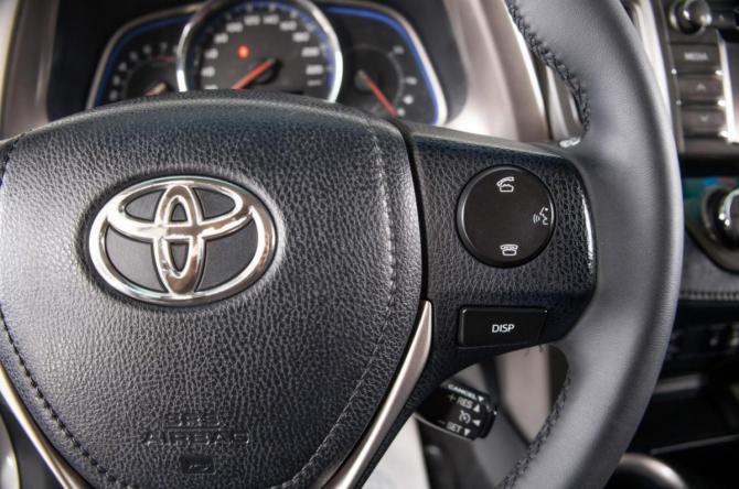 Toyota RAV4 IV (XA40) с пробегом 2013 года, цена 1 799 000 рублей, 180971 км, внедорожник, Автокод Объявления