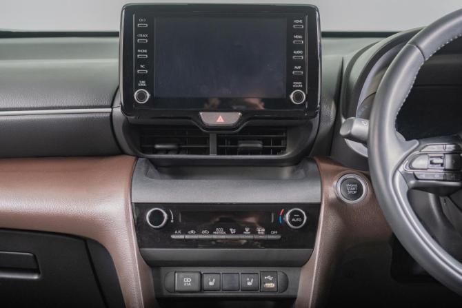 Toyota Yaris Cross с пробегом 2021 года, цена 2 269 000 рублей, 65700 км, внедорожник, Автокод Объявления