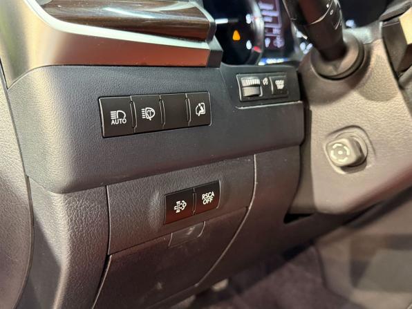 Lexus LX III Рестайлинг 2 с пробегом 2016 года, цена 6 300 000 рублей, 282400 км, внедорожник, Автокод Объявления