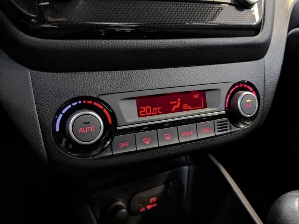 Kia Rio III Рестайлинг с пробегом 2015 года, цена 1 230 000 рублей, 97330 км, седан, Автокод Объявления
