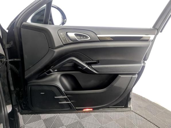 Porsche Cayenne II Рестайлинг (958) с пробегом 2017 года, цена 4 461 500 рублей, 197520 км, внедорожник, Автокод Объявления