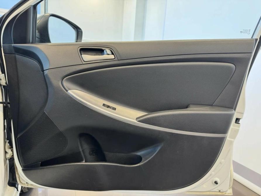 Hyundai Solaris I Рестайлинг Подольск  - изображение 12