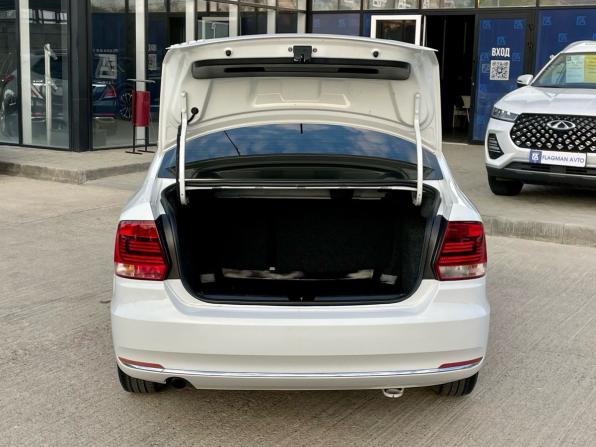 Volkswagen Polo V Рестайлинг с пробегом 2017 года, цена 1 155 000 рублей, 132000 км, седан, Автокод Объявления