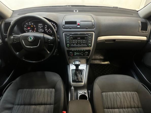 Skoda Octavia II (A5) Рестайлинг с пробегом 2012 года, цена 870 000 рублей, 264402 км, лифтбек, Автокод Объявления
