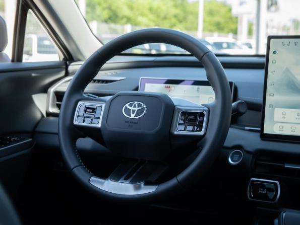 Toyota RAV4 VI (XA60) с пробегом 2026 года, цена 4 260 000 рублей, 88 км, внедорожник, Автокод Объявления
