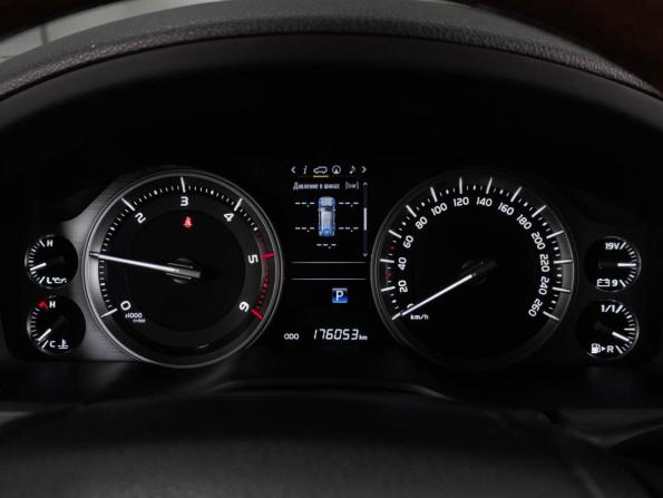 Toyota Land Cruiser 200 Series Рестайлинг 2 с пробегом 2018 года, цена 6 839 000 рублей, 176053 км, внедорожник, Автокод Объявления